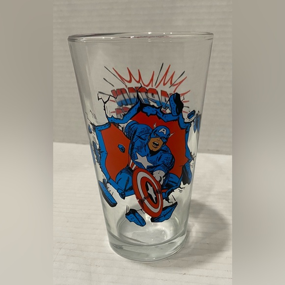 2011 Marvel Comics Collector Pint Glass CAPTAIN AMERICA ICUP Inc. Break Out - Picture 1 of 2